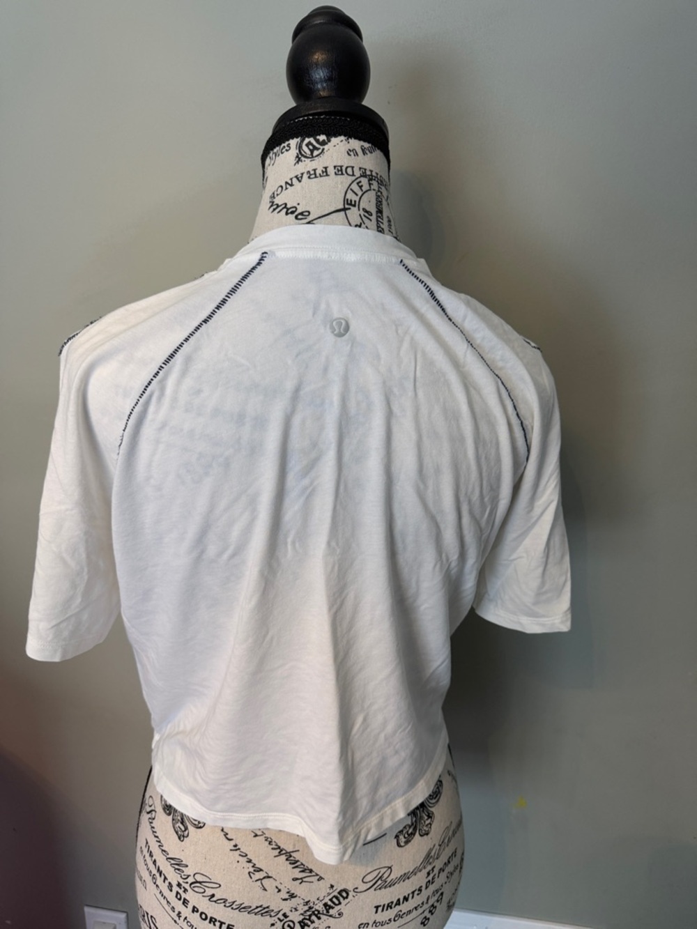 Lululemon size 6 Whire Crop Top